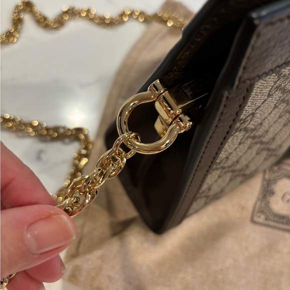 Gucci - Picture 4 of 7